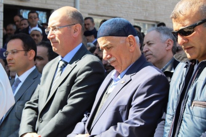 Ayvalık’ta Fatih Kolçak gözyaşlarıyla son yolculuğuna uğurlandı