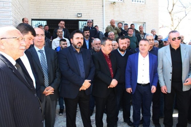 Ayvalık’ta Fatih Kolçak gözyaşlarıyla son yolculuğuna uğurlandı