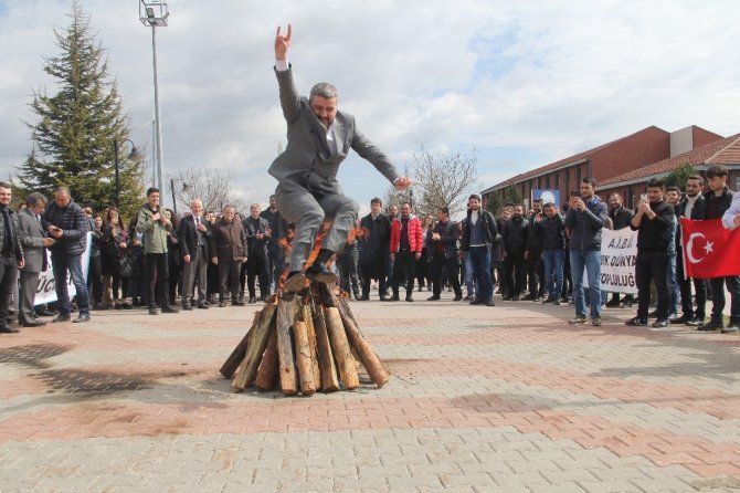 Bolu’da ülkücüler Nevruz’u üniversitede kutladı