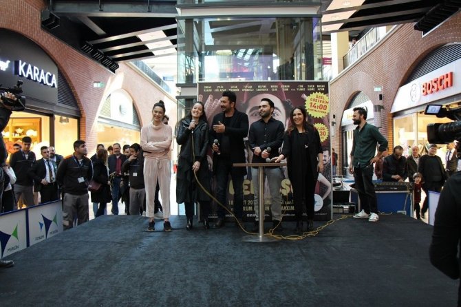 Forum Mersin ’Deli Aşk’ filminin oyuncularını ağırladı