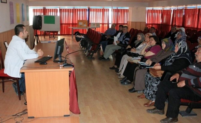 Aksaray’da Diyabet okulunda, eğitimler devam ediyor
