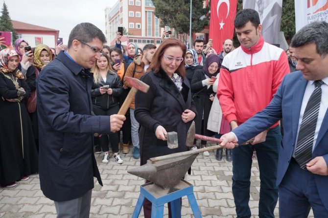 Nevruz ateşi yakıldı, örste demir dövüldü ve fidanlar toprakla buluşturuldu