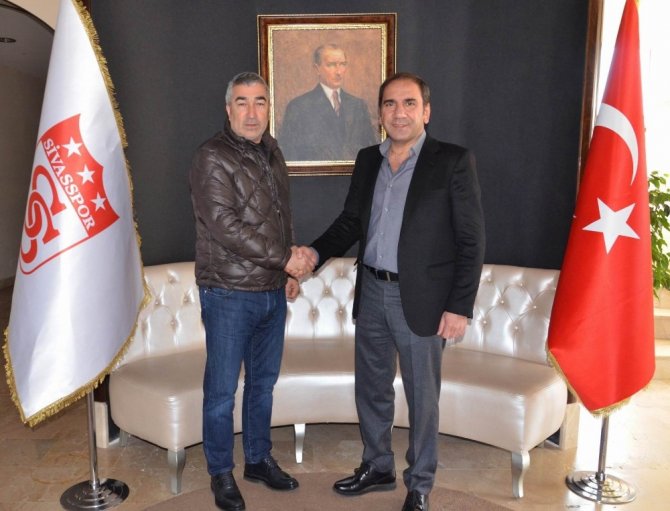 Sivasspor, Samet Aybaba ile sözleşme imzaladı