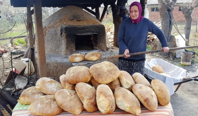 GDO’ya karşı, ninelerinden kalma ekşi maya ile doğal ekmek üretiyorlar