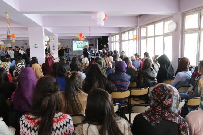Ağrı İbrahim Çeçen Üniversitesinde Yaşlılar Haftası etkinliği düzenlendi