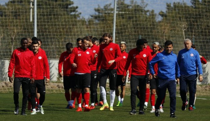 Antalyaspor, Kayserispor maçı hazırlıkları sürdürüyor