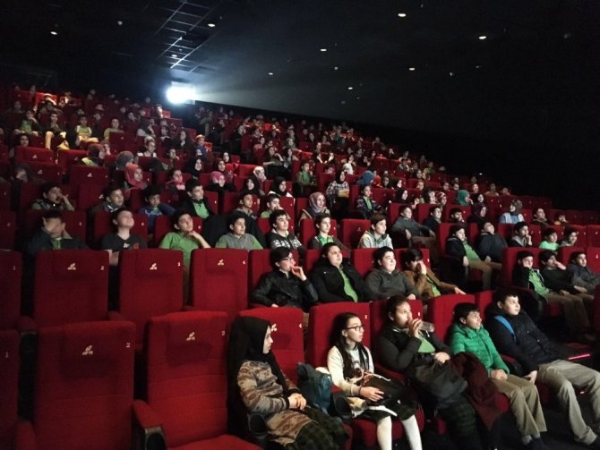 Beyoğlu’nda 500 öğrenci daha sinemayla buluştu