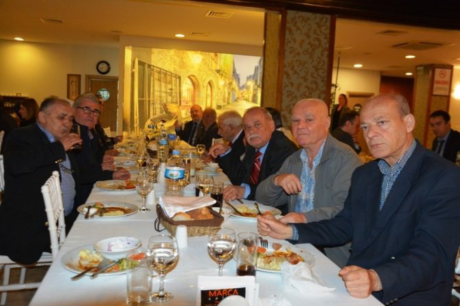 Başkan Albayrak huzurevi sakinleriyle akşam yemeğinde bir araya geldi