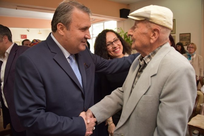 Başkan Çerçi yaşlılarla buluştu