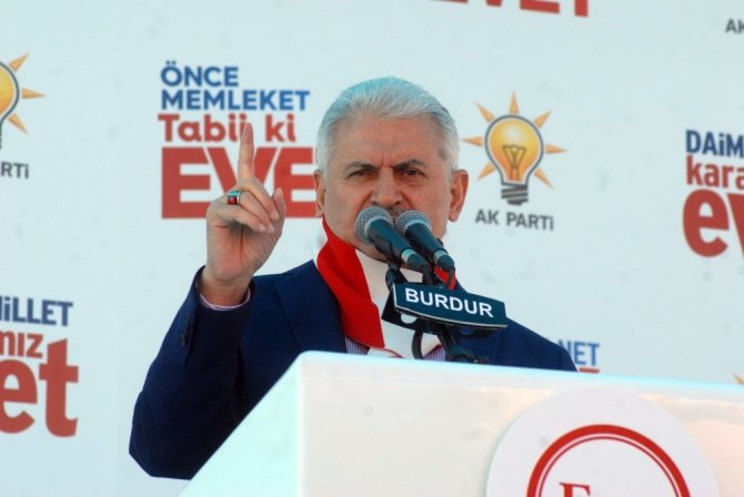 Başbakan Yıldırım: "Kılıçdaroğlu’nun dünyadan haberi yok, üflüyor üflüyor"