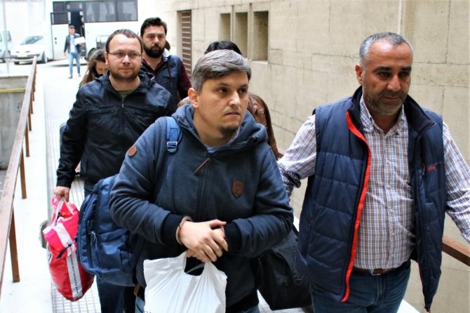 Bursa’da FETÖ/PDY üyesi 10 eski vergi dairesi çalışanı tutuklandı
