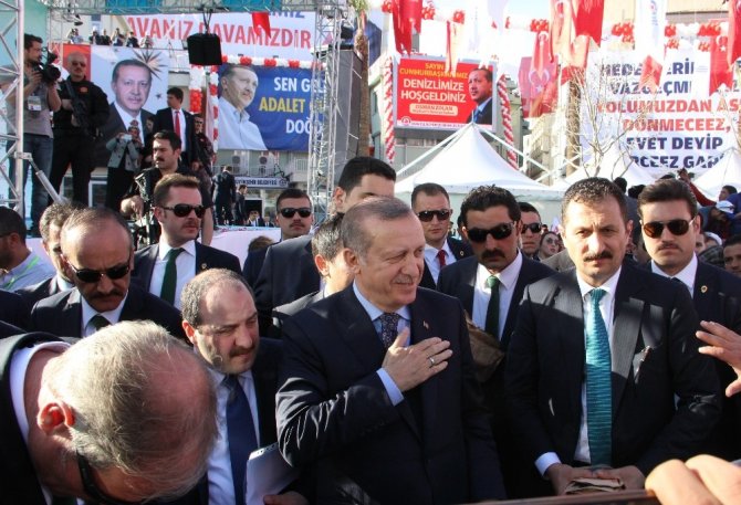 Cumhurbaşkanı Erdoğan vatandaşlarla fotoğraf çektirdi