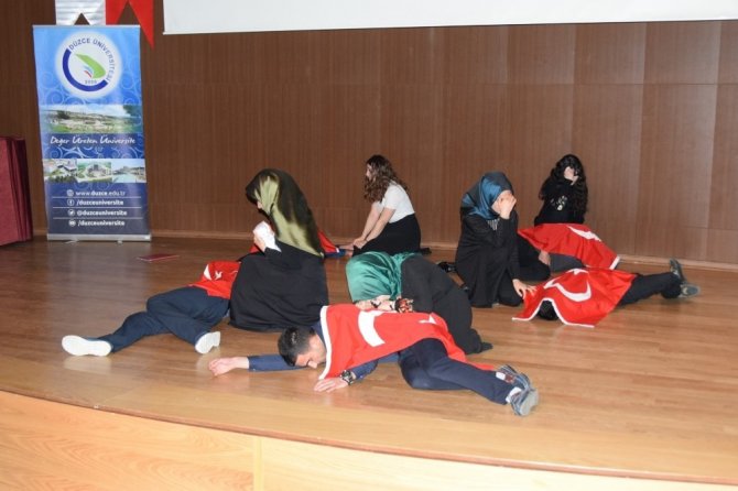 Düzce Üniversitesi öğrencilerinden Çanakkale şehitlerimiz için anlamlı etkinlik