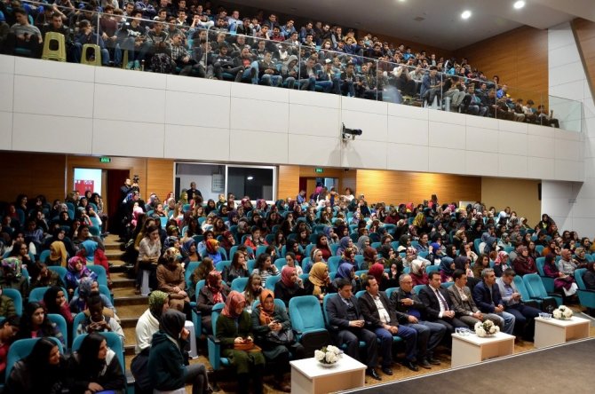 “Sözler Köşkü” sözcüleri Bozüyük’te yoğun ilgi gördü