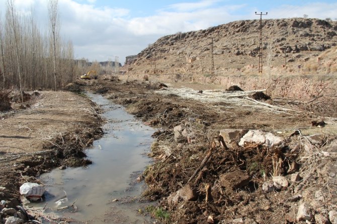 İncesu Belediyesi Islah çalışmalarına Derebağ mevkiinde devam ediyor