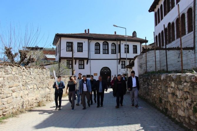 İstanbul Bilecikliler Derneği üyeleri ve öğrencilerden Osmaneli çıkarması