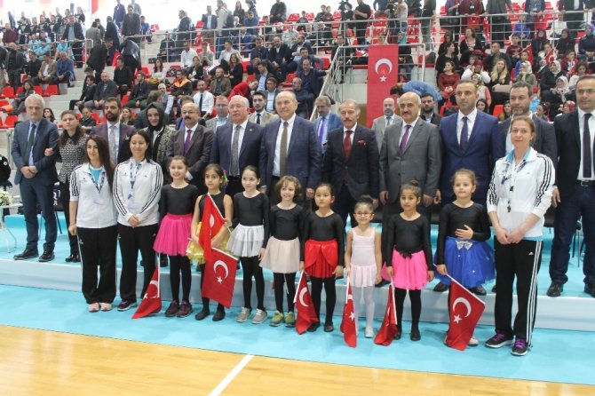 Başkan Kadir Topbaş, Bayrampaşalı sporcuların aileleriyle bir araya geldi