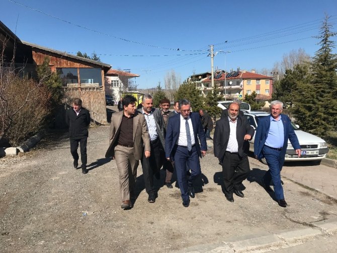 Pursaklar Belediye Başkanı Çetin, Peçenek Mahallesi’nde incelemelerde bulundu