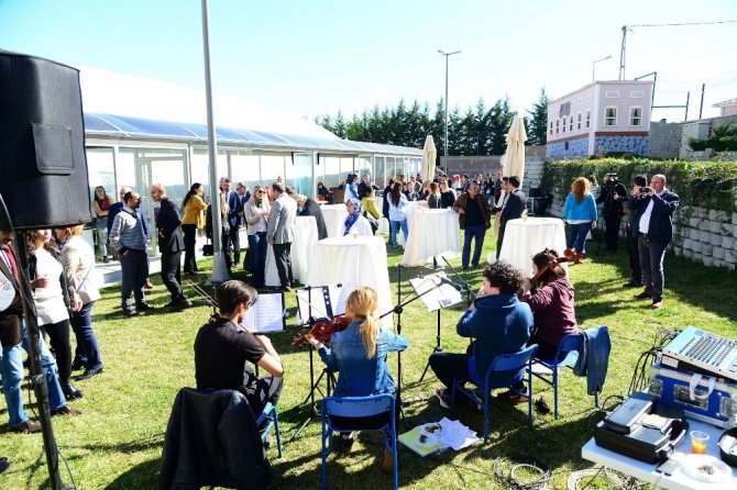 Beylikdüzü Yüzme Kulübü açıldı