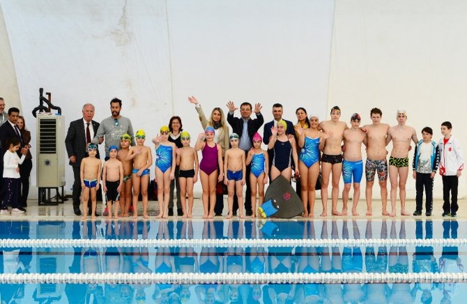 Beylikdüzü Yüzme Kulübü açıldı