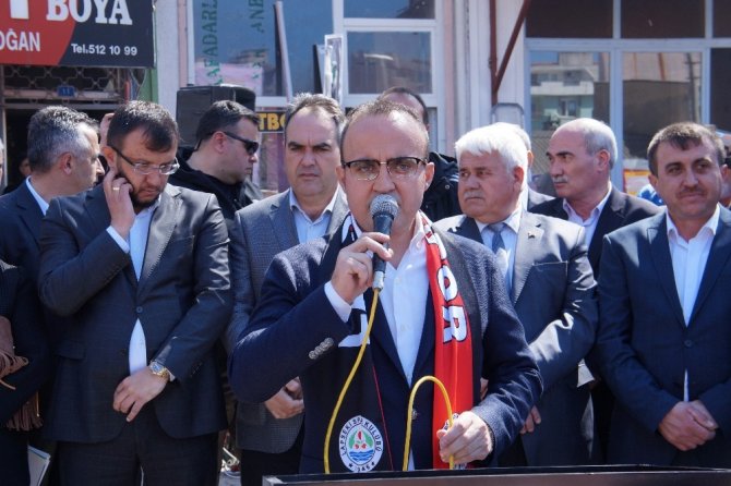Grup başkanvekili Turan Lapseki’de seçim bürosu açılışına katıldı