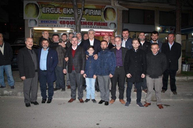 AK Parti Trabzon Milletvekilleri Adnan Günnar ve Salih Cora referandum gezilerini sürdürüyor
