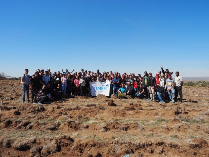 ESOGÜ TÖMER’de Türkçe öğrenen öğrenciler 500 fidanı toprakla buluşturdu
