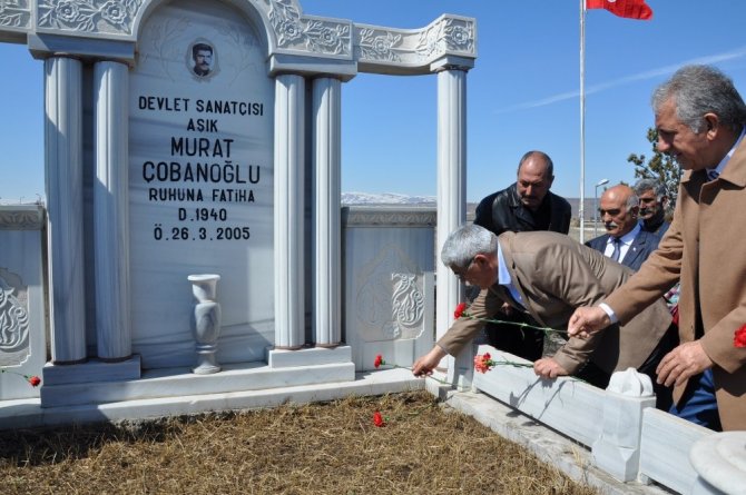 Aşık Murat Çobanoğlu mezarı başında anıldı