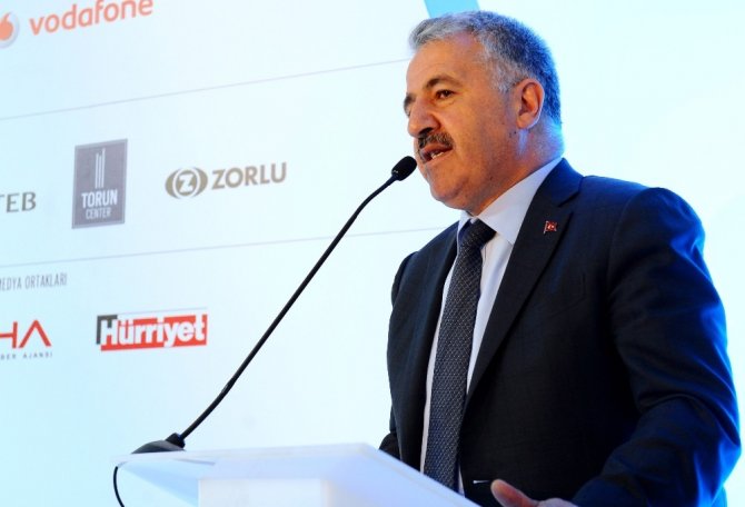 Cihaz yasağına tepki gösteren Ulaştırma Bakanı Ahmet Arslan: