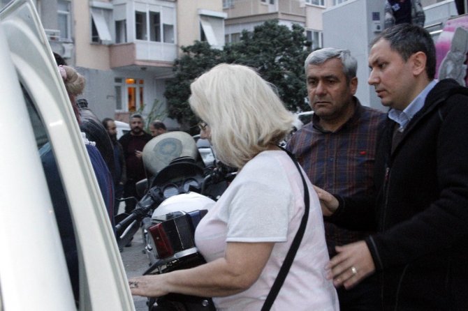 Antalya’da AK Parti’nin ’evet’ standındaki tartışma karakolluk oldu