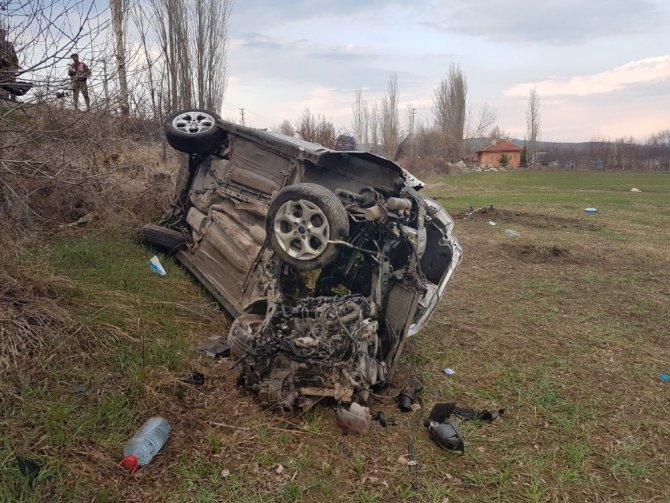 Çankırı’da otomobil tarlaya uçtu: Aynı aileden 6 kişi yaralandı