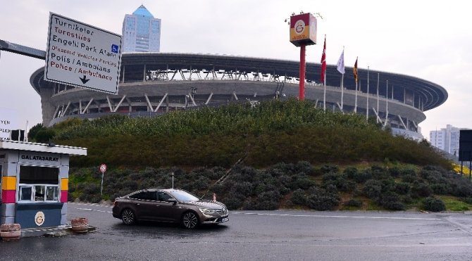 Galatasaray’da kritik toplantı sona erdi