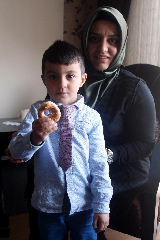 4 yaşındaki çölyak hastası Ahmet diyetle yaşama tutunuyor