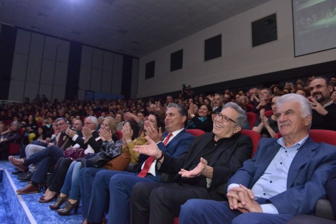 Muratpaşa Belediyesi’nden Zülfü Livaneli’ye Onur Ödülü