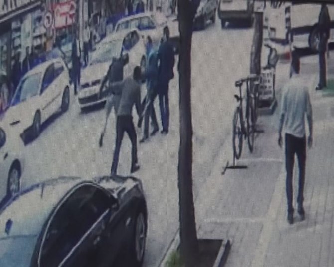 Bursa’da cadde ortasındaki dehşet dakikaları kameraya böyle yansıdı