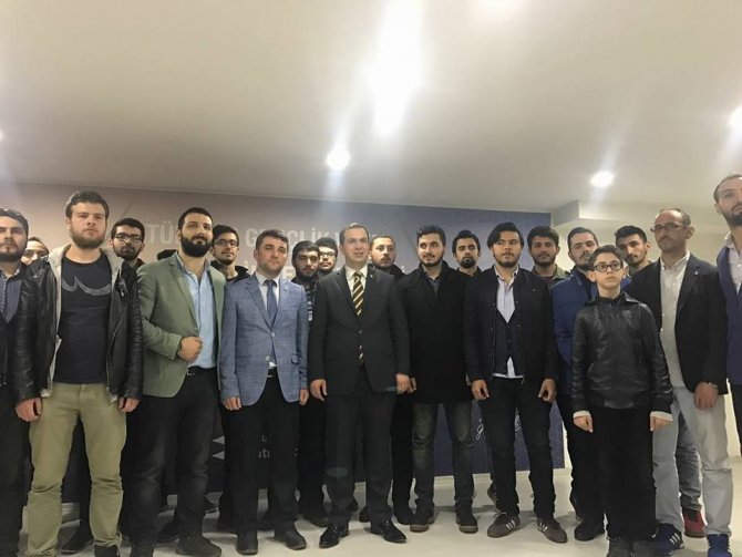 AK Parti Trabzon Milletvekilleri Salih Cora ve Adnan Günnar referandum çalışmalarını sürdürüyor