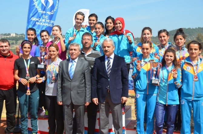 Türkiye Kros Şampiyonası Kuşadası’nda tamamlandı