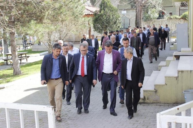 Başkan Duymuş, Milletvekili Eldemir’le beldede vatandaşlarla bir araya geldi