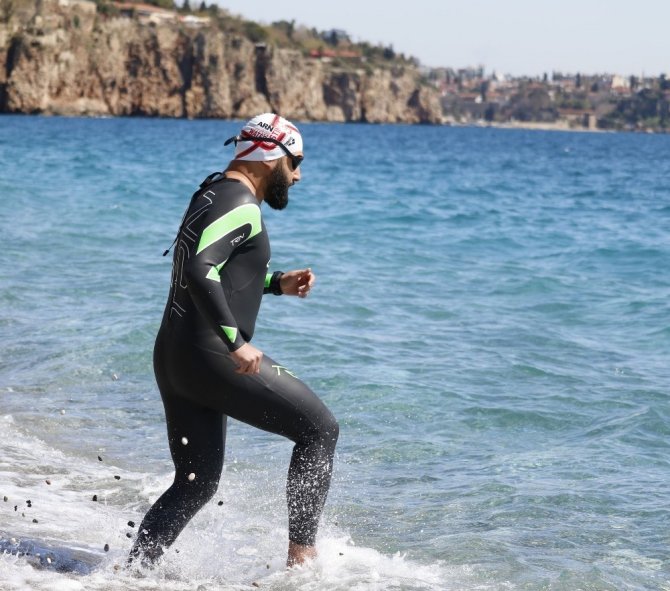 ’Çivi çiviyi söker’ dedi, kanseri triatlonla yendi