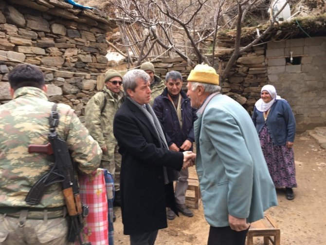 Vali Çınar’dan köy ziyaretleri