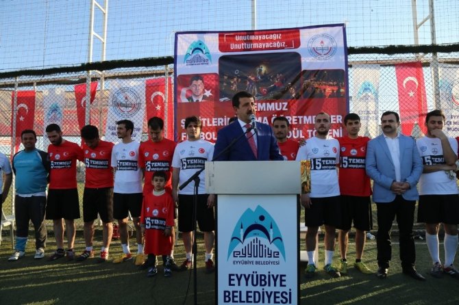 Eyyübiye Belediyesinin düzenlediği futbol turnuvası sona erdi