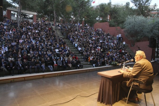Prof. Dr. İlber Ortaylı İzmir’de gençlere seslendi