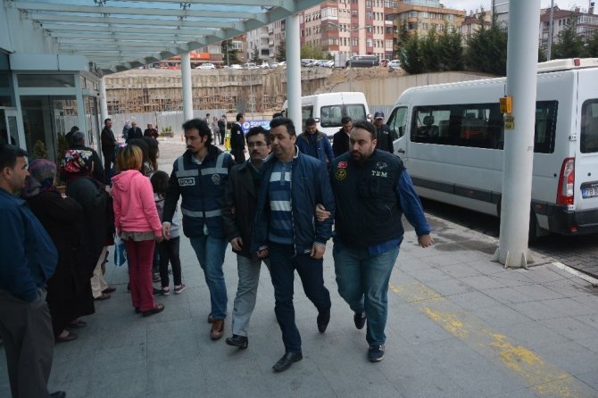 Karabük merkezli 3 ilde FETÖ operasyonunda 14 kişi gözaltına alındı