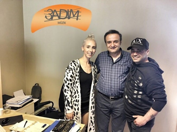 Alexone 3 Adım Müzik ile Anlaştı