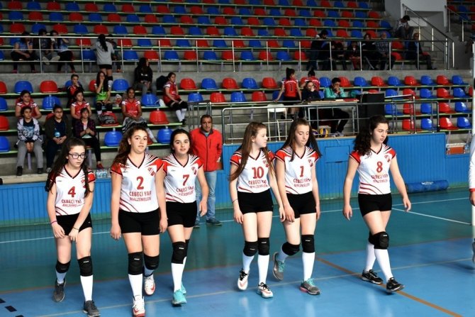 Tosyaspor Voleybol Takımı, yarı finale yükseldi