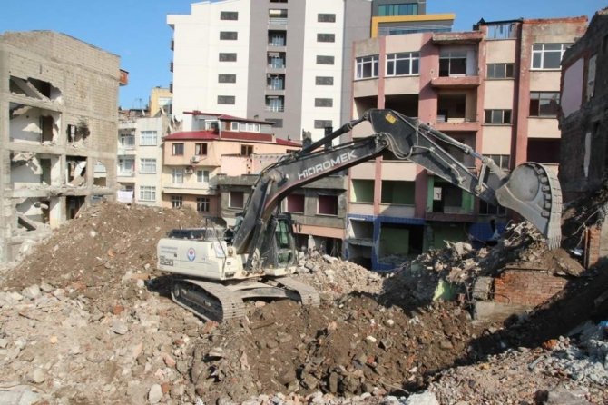 Tabakhane Kentsel Dönüşüm Projesi kapsamında yıkım çalışmaları sürdürüyor