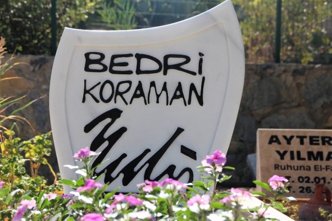 Ünlü karikatürist Bedri Koraman’ın mezarı açıldı