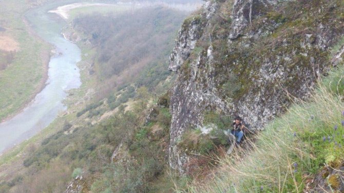 Dağa tırmanmaya çalışan öğrenci kayalıklarda mahsur kaldı