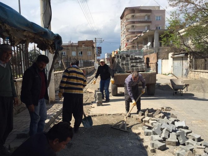 Kahta Belediyesi bozulan yollarda onarım çalışmalarına başladı