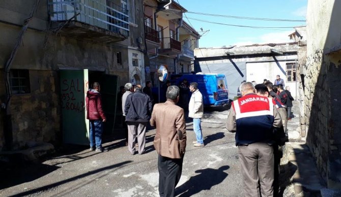 Kayseri’de iki katlı evde göçük: 1 ölü